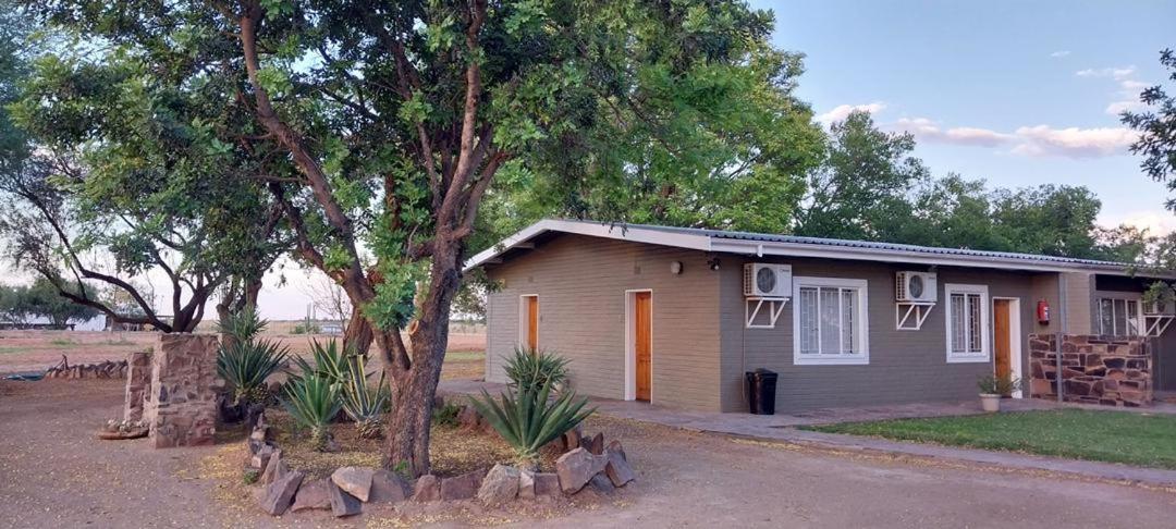 Koha Guesthouse Mariental Exterior photo
